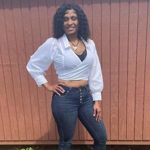 Meet your Posher, Stacy